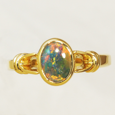 18k Yellow Gold Ring with a BLACK OPAL Gorgeous red multicolour, bright and strong fire